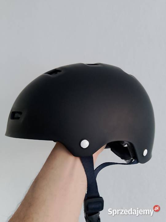 Kask czarny Kaski i odzież