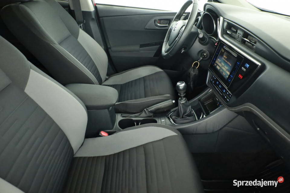 Toyota Auris 16 Valvematic Rok produkcji 2016 Piaseczno