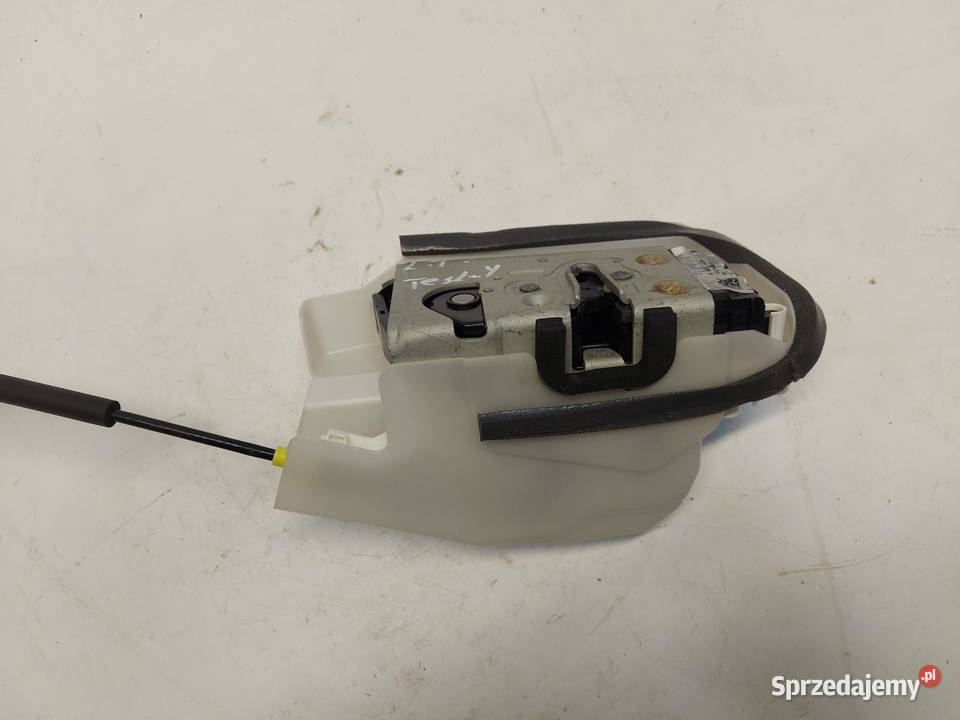 TESLA MODEL Y 2023r Zamek drzwi tył lewy