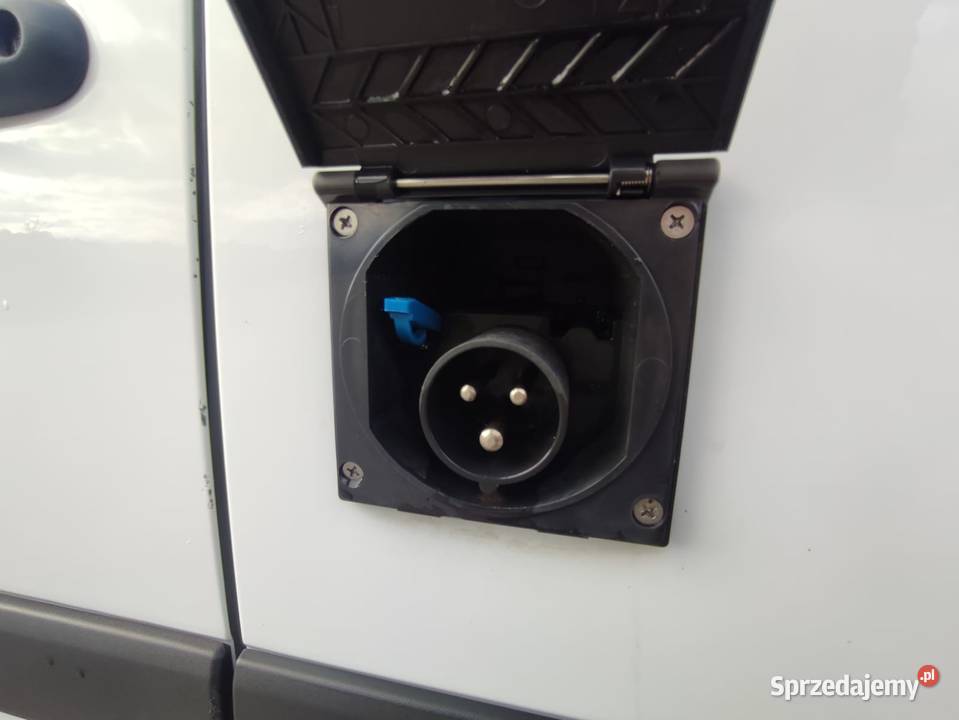 RENAULT KANGOO 15 DCI CHLODNIA 105000 Rok produkcji 2016 Kielce sprzedam