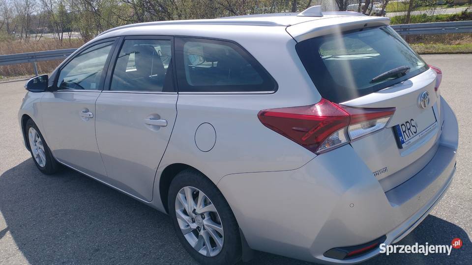 TOYOTA AURIS 16 Benzyna Sędziszów Małopolski