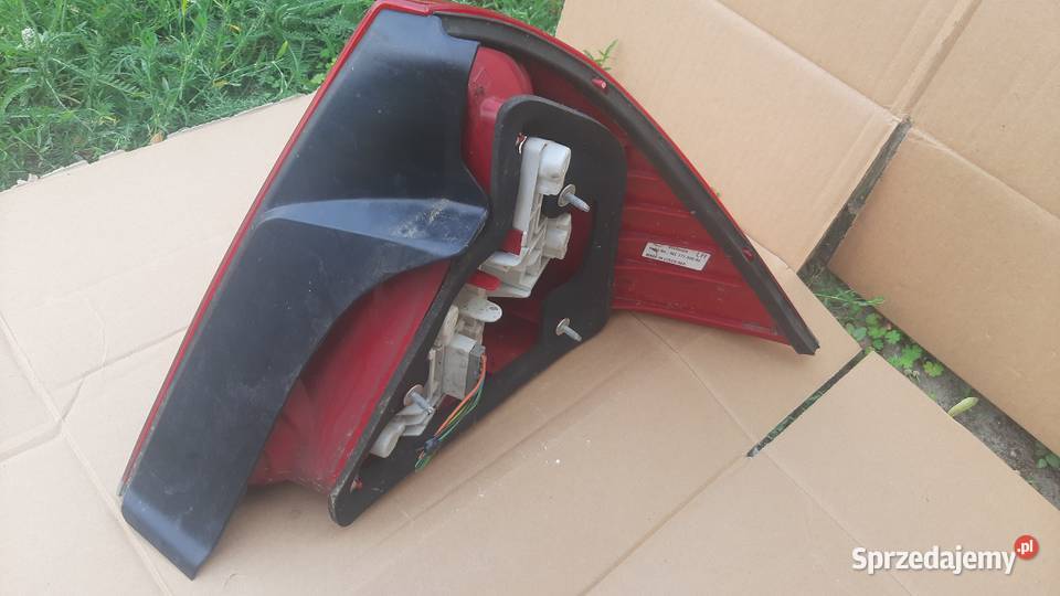 lampa prawa lewa tylna tył Ford Mondeo mk3 hb osobowe dolnośląskie Dębno