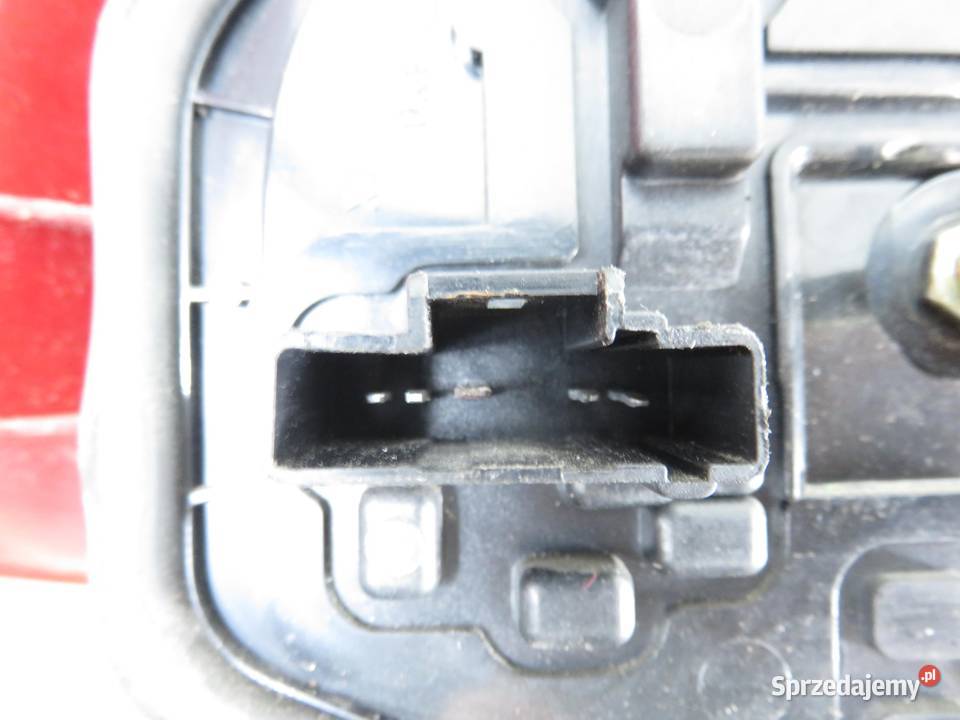 LAMPA PRAWA TYLNA PEUGEOT 206 CC