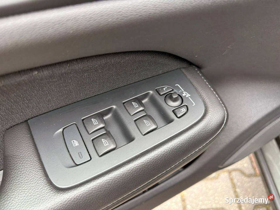 Volvo V60 20 benzyna Podgrzewane fotele i światła do jazdy dziennej Lipówki