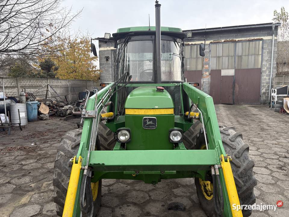 John Deere 2140 z ładowaczem John Deere