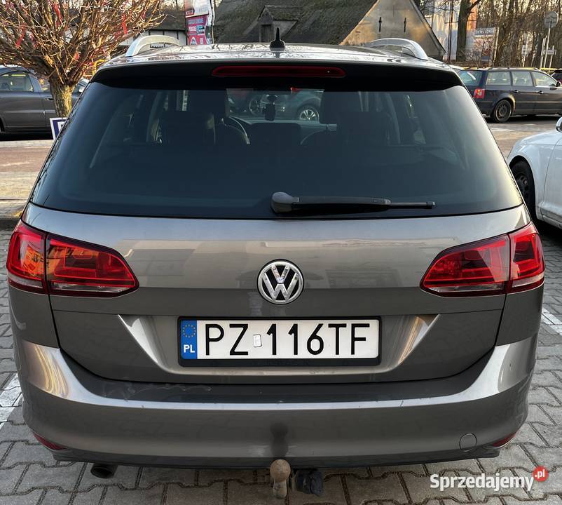VOLKSWAGEN GOLF VII Kompaktowy samochód z 2013 r automatyczna