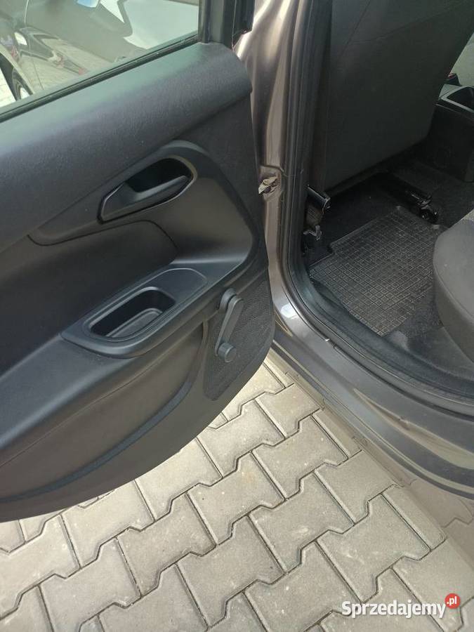 Fiat tipo 2016 sedan pierwszy właściciel lakier metallic Radostowice