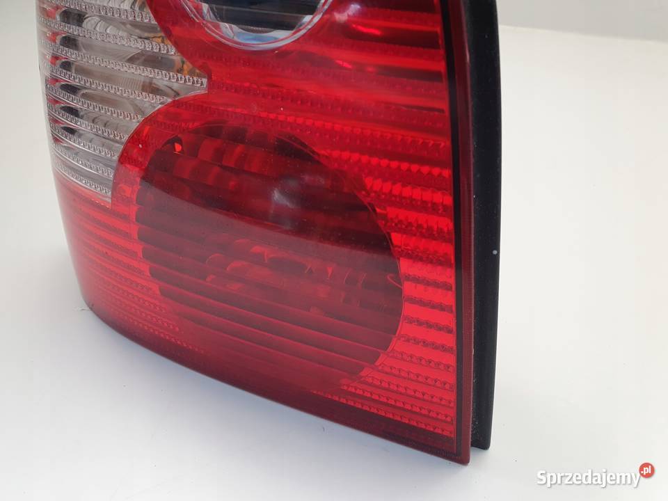 VW Polo IV 0105r TYLNA LAMPA LEWA lewy tył