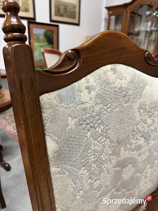 Drewniany stół rozkładany z dwoma wkładkami i