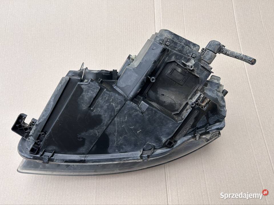 Lampa prawy przód Audi a3 8p 8P0941004K Grudziądz
