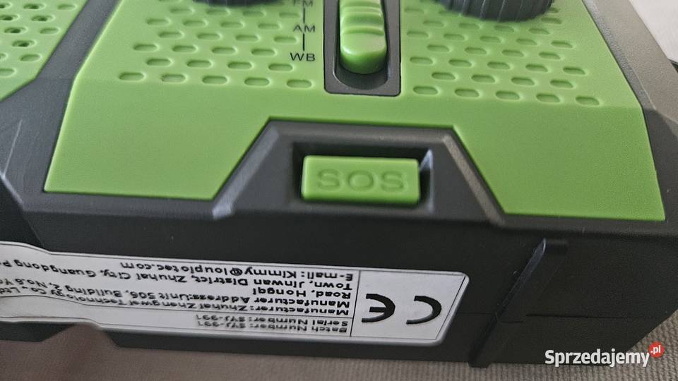 Niezbędnik na czas wojny Radio powerbank latarka