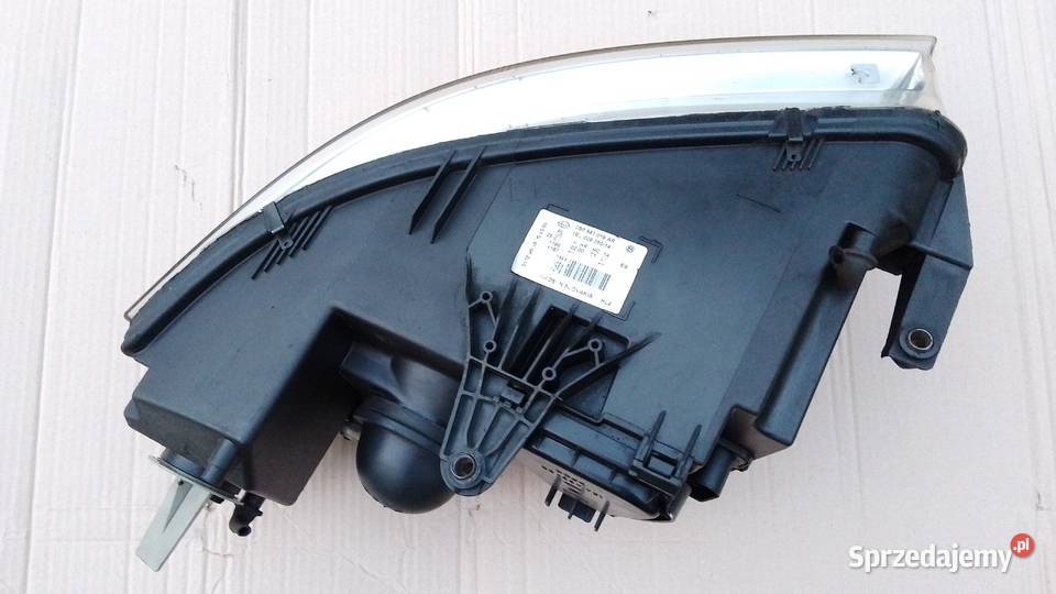 Reflektor lampa przód prawa VW Passat B5 FL