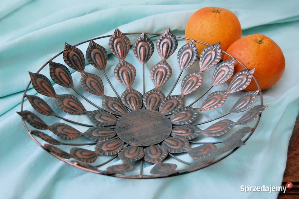 Szwedzka ażurowa metalowa patera indyjska w zielony