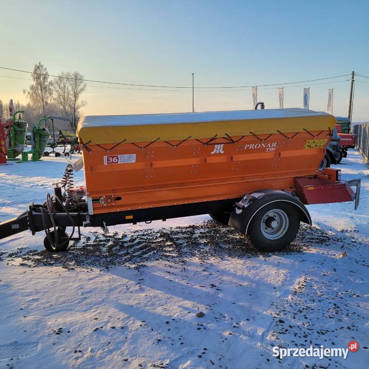 Posypywarka komunalna Piasku i Soli Pronar T131 Łuków