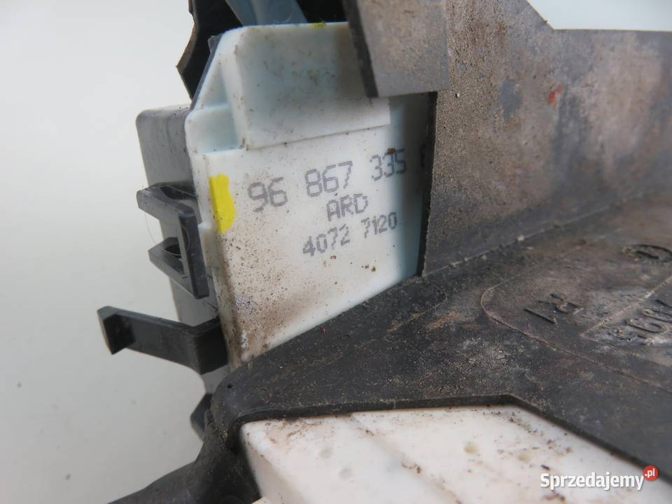 ZAMEK PRAWY TYLNY CITROEN C4 I 9686733580