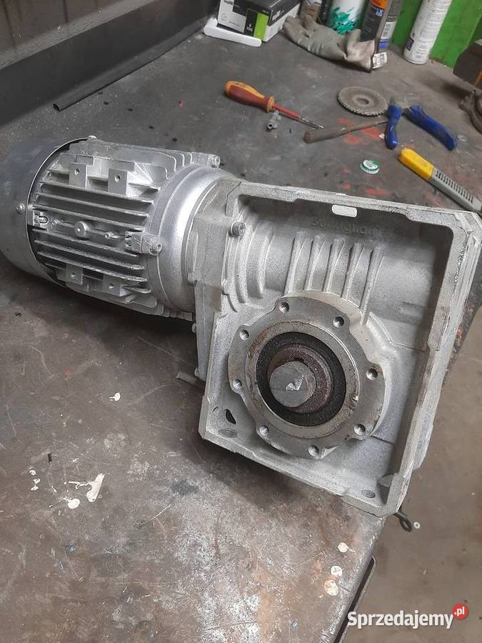Silnik 075Kw z przekładnia kątowa