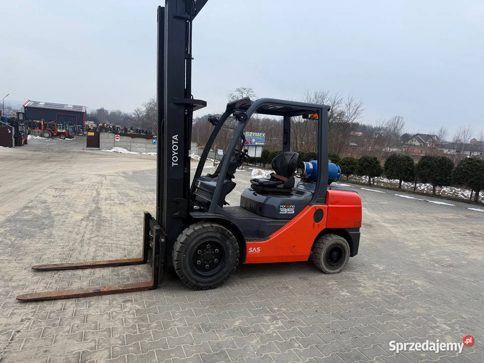wózek widłowy TOYOTA 8FGJF35 LPG 4Y Triplex 6m Działoszyn