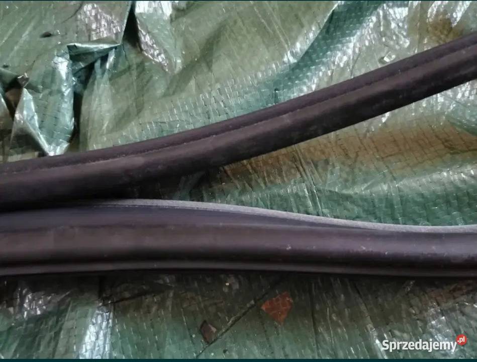 Uszczelka drzwi karoserii lewy tył BMW E34 sedan Żory