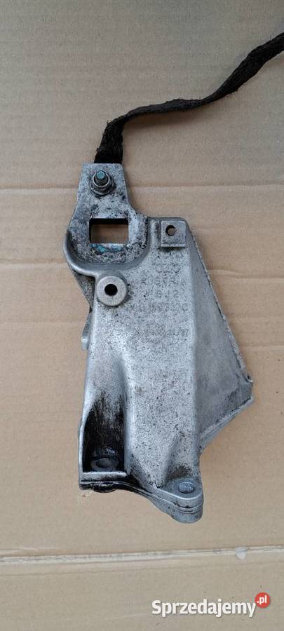 Łapa mocowanie silnika 8A0199307C Audi 80 B4 Luzino