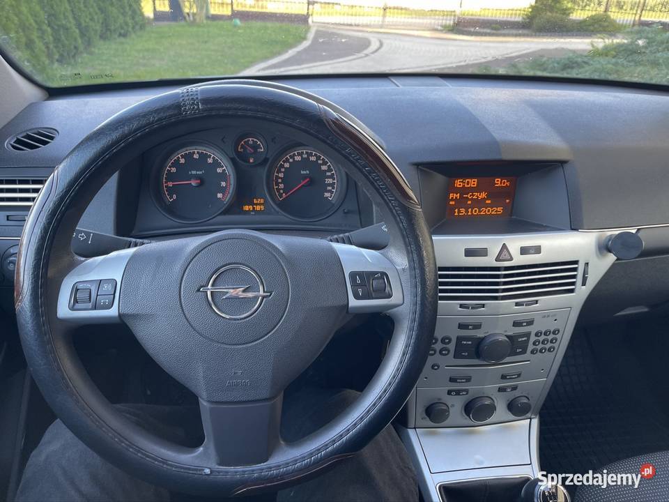 Astra j 2009 benzyna mały przebieg zadbana 190000km