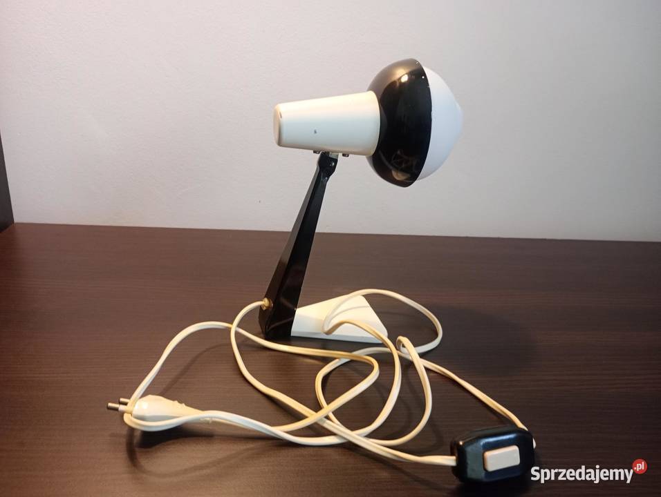 Lampka nocna wyprodukowana w PRL ZAOS Wilkasy Lampy stołowe i nocne