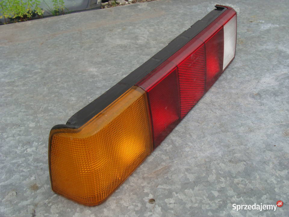 VW SANTANA LAMPA TYLNA LEWA 325945111A Goleniów