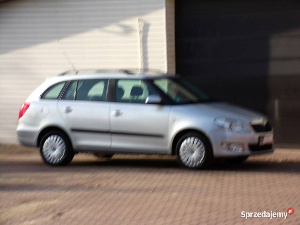 koda Fabia Lift Klimatic 12 MPI 70 2010r II lakier metallic Škoda Mikołów sprzedam