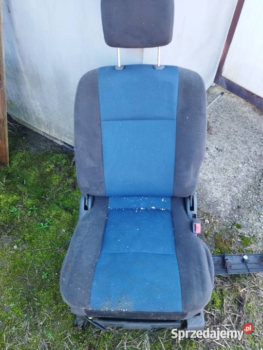 fotele kpl mazda premarcy 2002r Ostrów Wielkopolski sprzedam