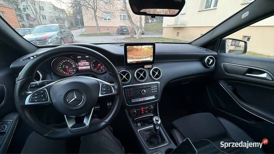 Mercedes A180d AMG CarPlay Panorama czujnik deszczu sprzedam