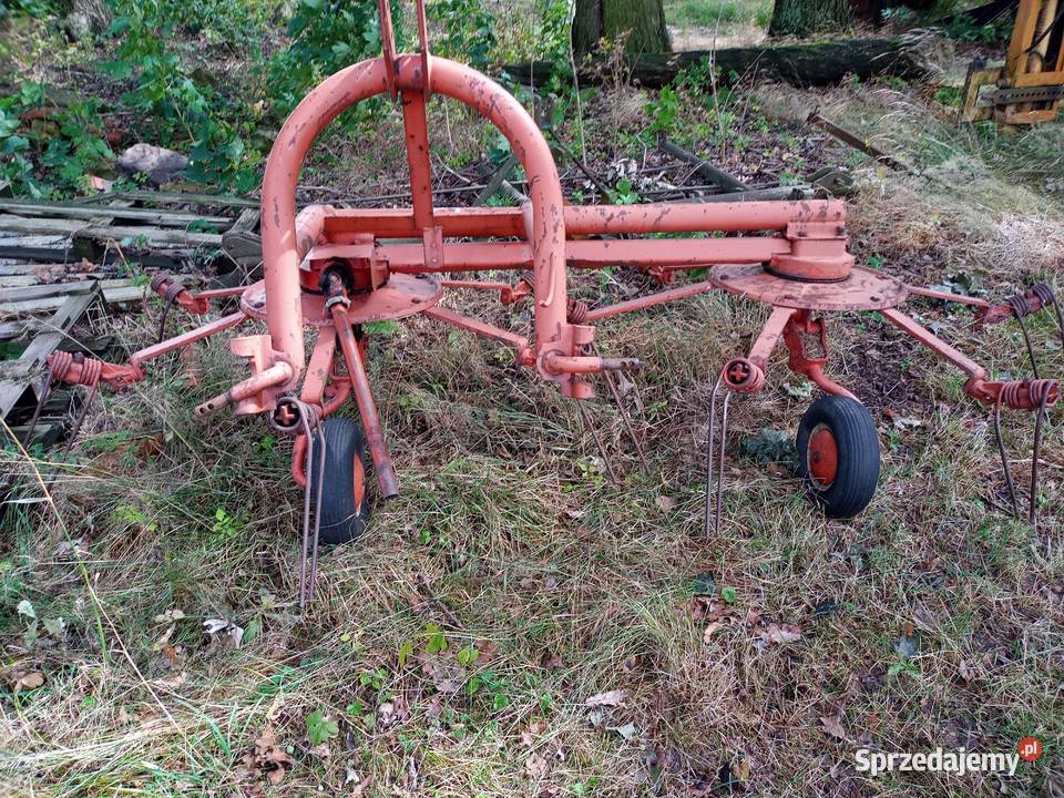 Przewracarka przetrzasarka do siana kuhn Maszyny zielonkowe