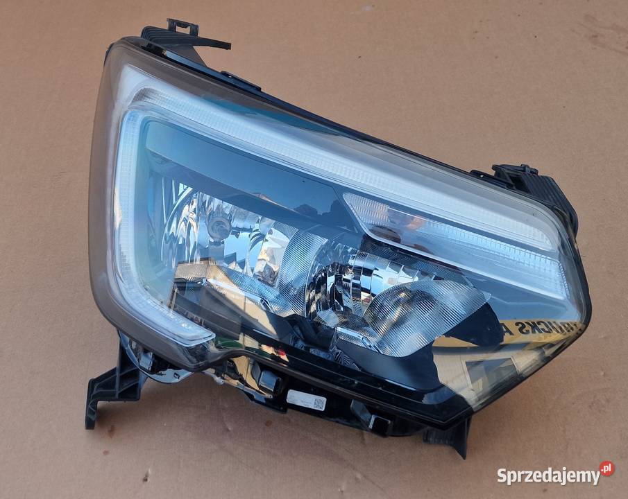 RENAULT MASTER IV 4 REFLEKTOR PRAWY LAMPA PRAWA Bieleń