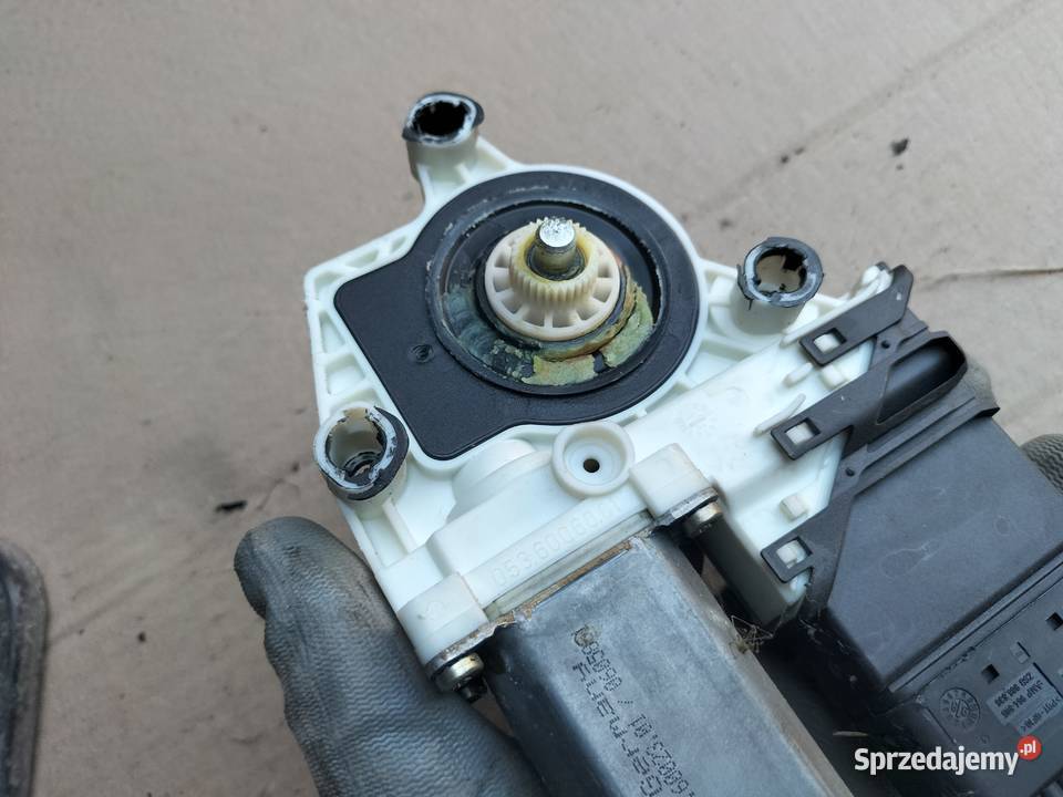 VW GOLF 4 IV SILNICZEK MECHANIZMU OPUSZCZANIA osobowe lubelskie Kamień-Kolonia