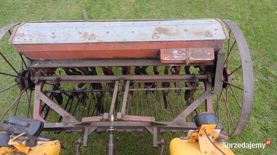 Siewnik zbozowy ciagnikowy Busko-Zdrój