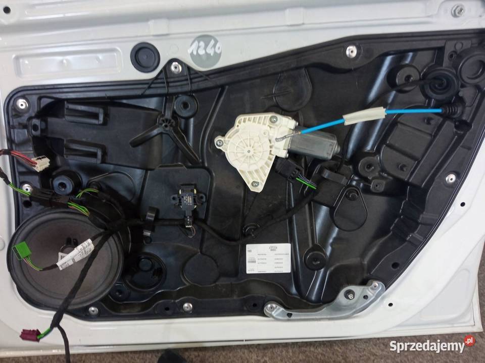 DRZWI PRAWE PRZÓD 149 W117 MercedesBenz CLAklasa świętokrzyskie