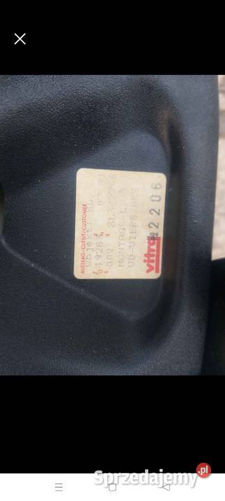 Osiem szwajcarskich dizajnerskich krzeseł firmy Kępno