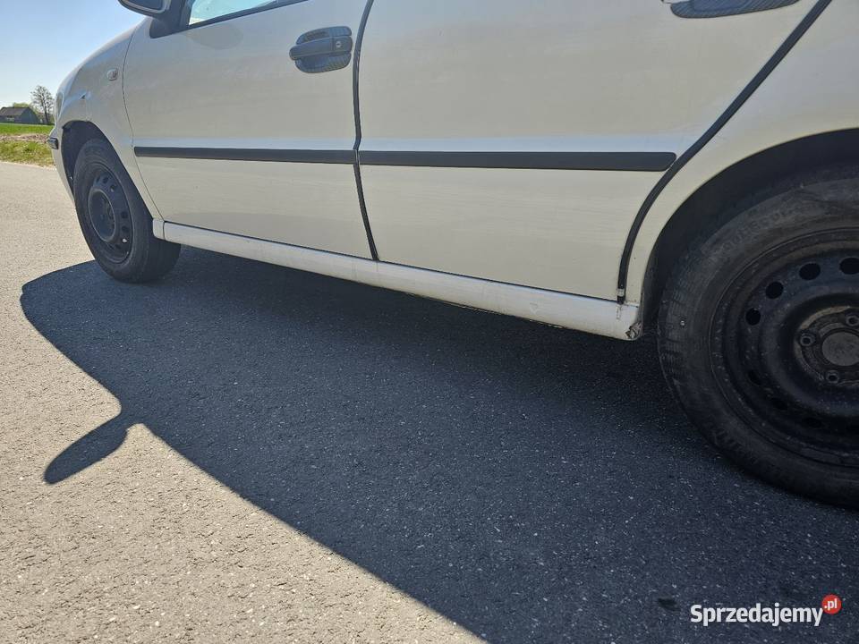 Volkswagen polo 10 benzyna nieuszkodzony Chotynin sprzedam