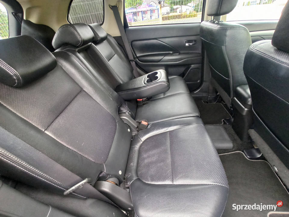 PHEV 2x koła serwis bezwypadkowy Outlander Rzeszów