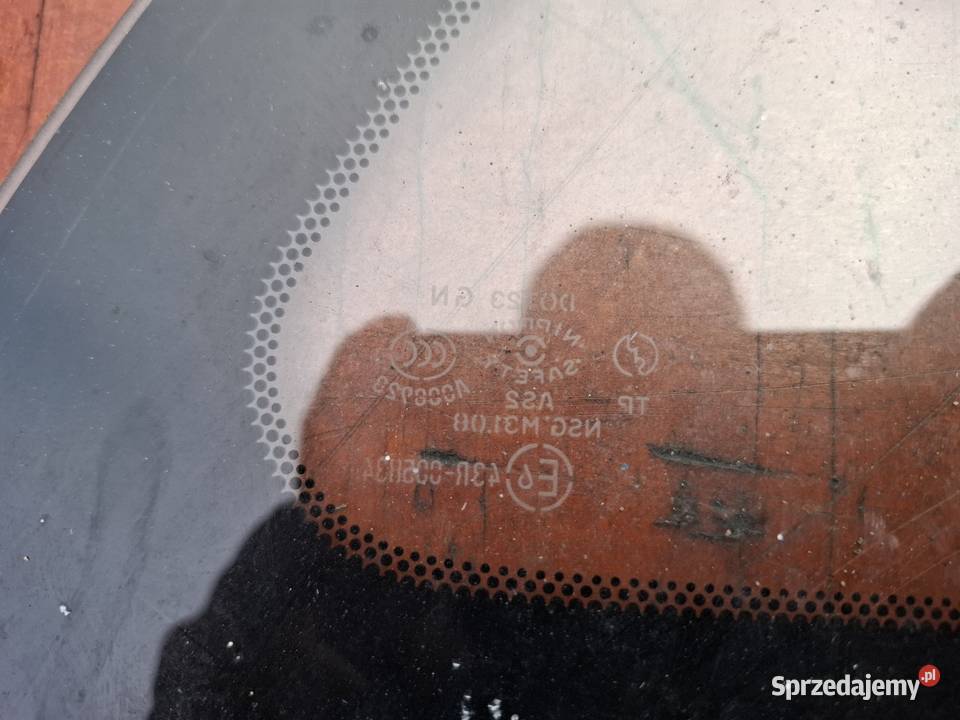 Szyba karoseryjna prawa prawy tył Mazda 6 GY Przyborów sprzedam