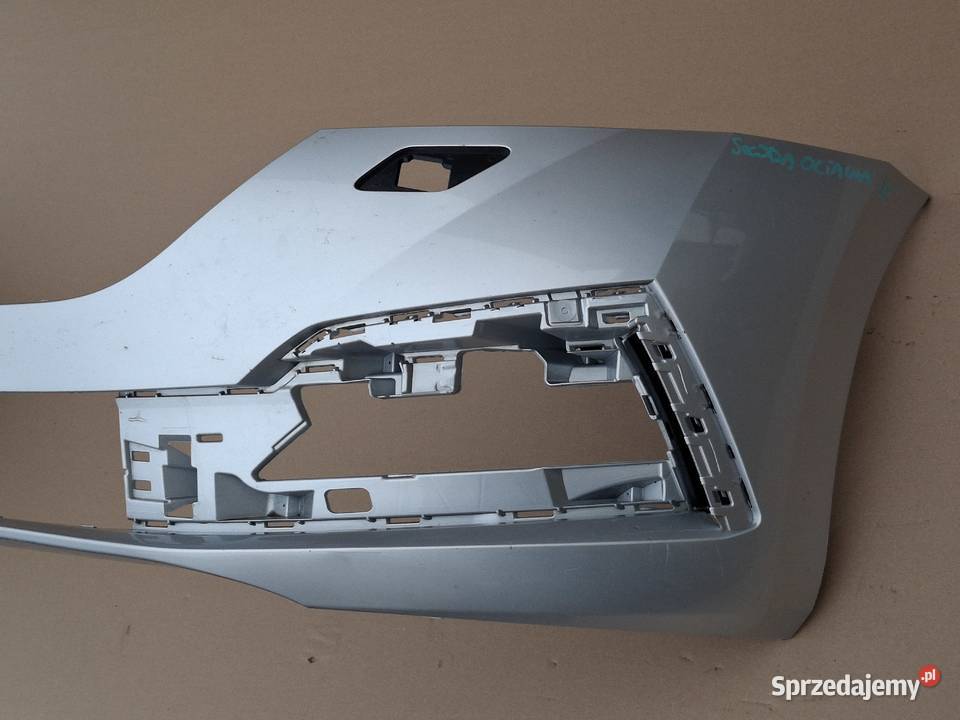 SKODA OCTAVIA 4 IV ZDERZAK PRZÓD PRZEDNI PDC Bieleń