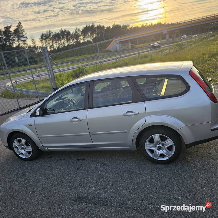 Ford Focus Mk2 GHIA 16 TDCI Bogata wersja Żanecin