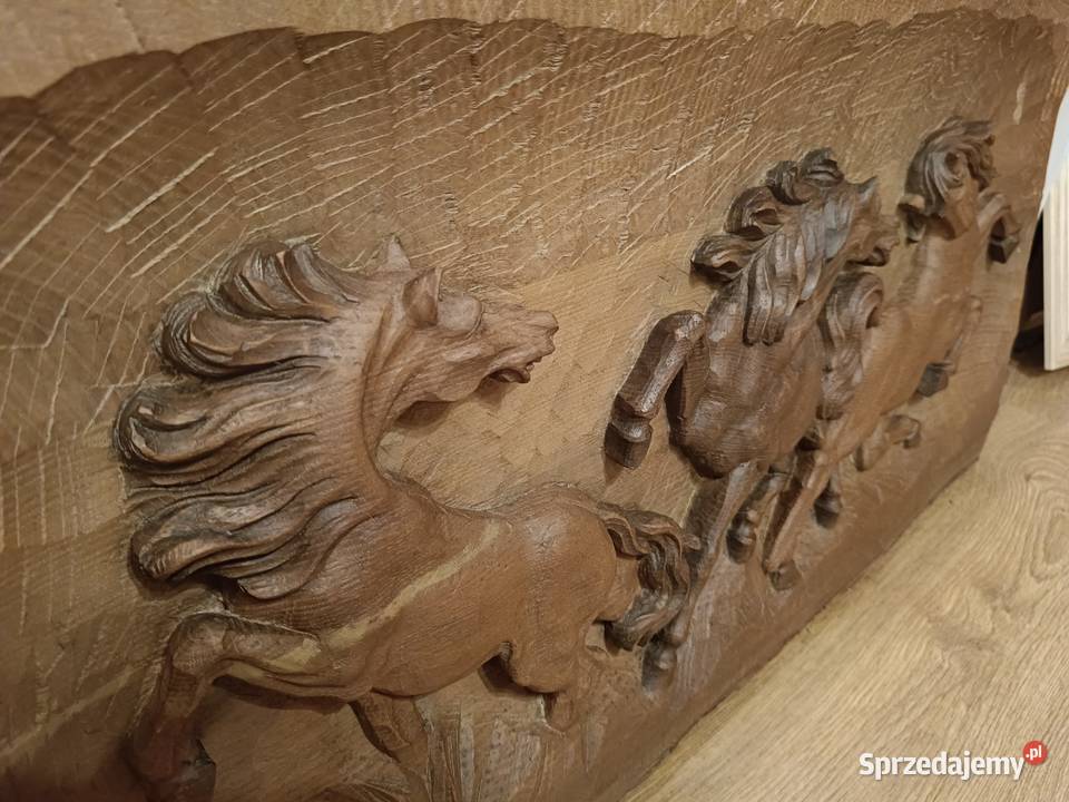 Duża płaskorzeźba w drewnie Konie w szale Lipno