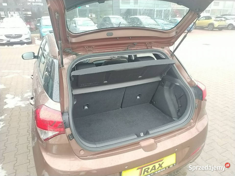 Hyundai i20 12 84Podgrzewane fotele i kierownica gniazdo AUX