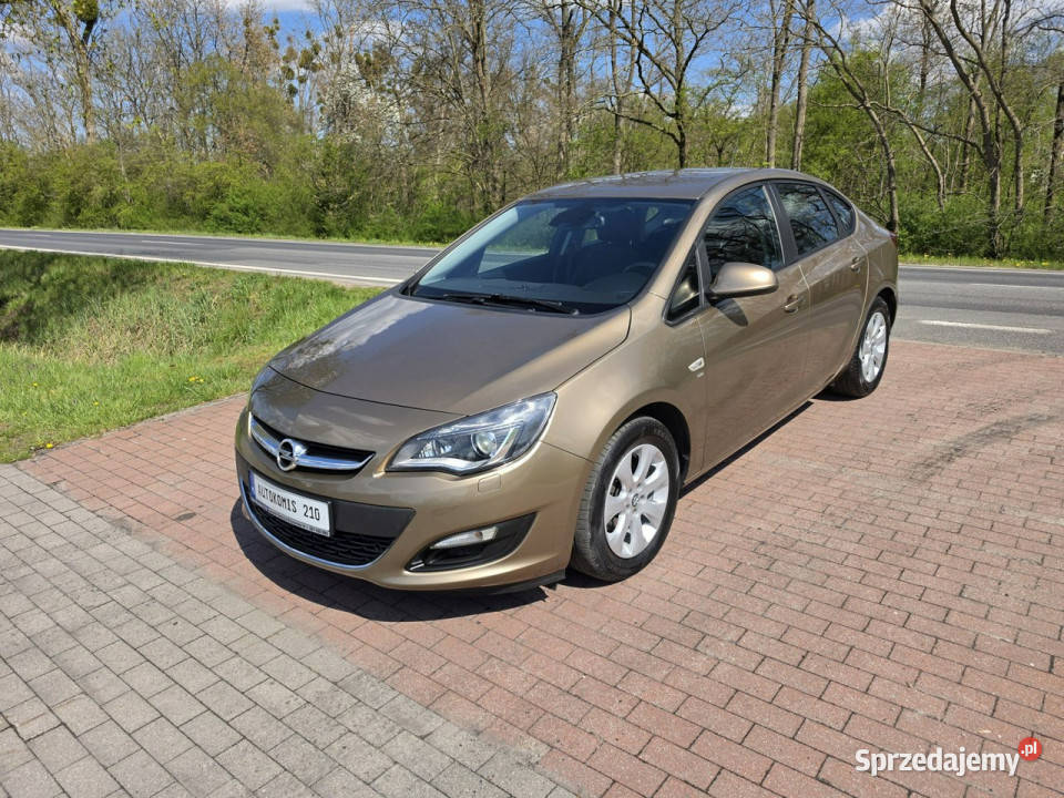 Opel Astra Opel Astra Sedan 14 benzynka w immobilizer