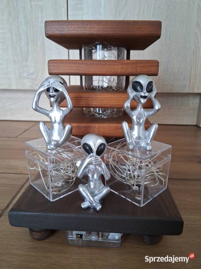 Lampka Dekoracyjna LED Kosmici z Drewna Handmade Gajewniki-Kolonia