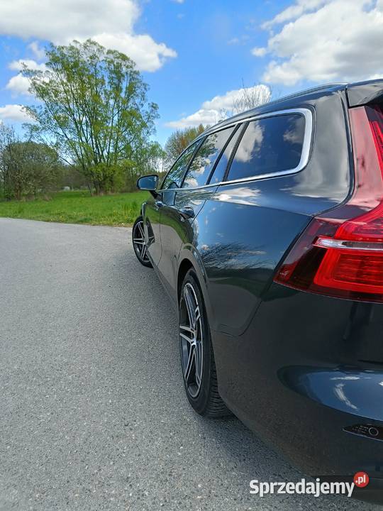 Volvo V60 II D3 20 Diesel Automat 8HP Momentum asystent pasa ruchu Oświęcim