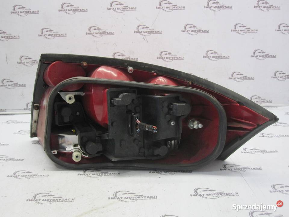 AUDI TT I 8N lampa lewa tył 89100109