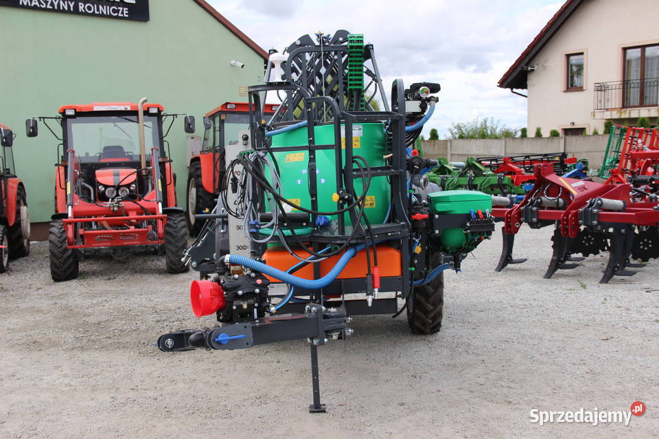 Opryskiwacz zaczepiany przyczepiany hydrauliczny Rogóźno