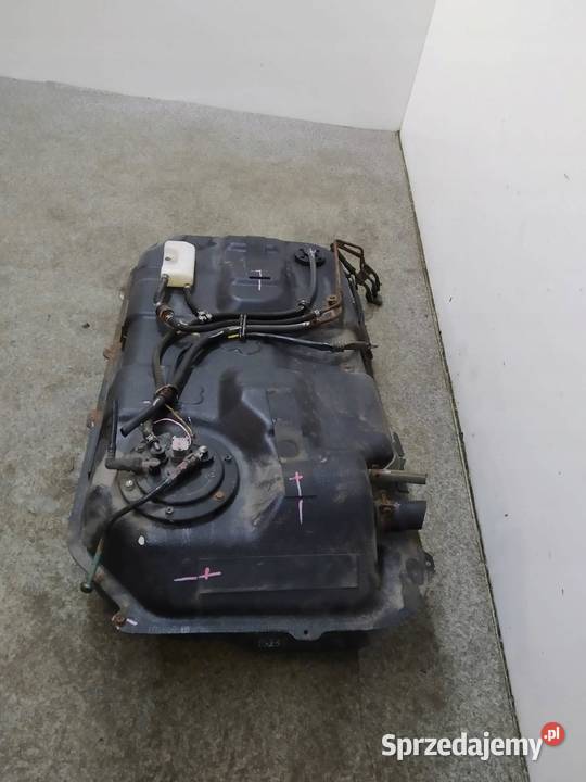 ZBIORNIK PALIWA BAK 16 B POMPA Suzuki Liana I