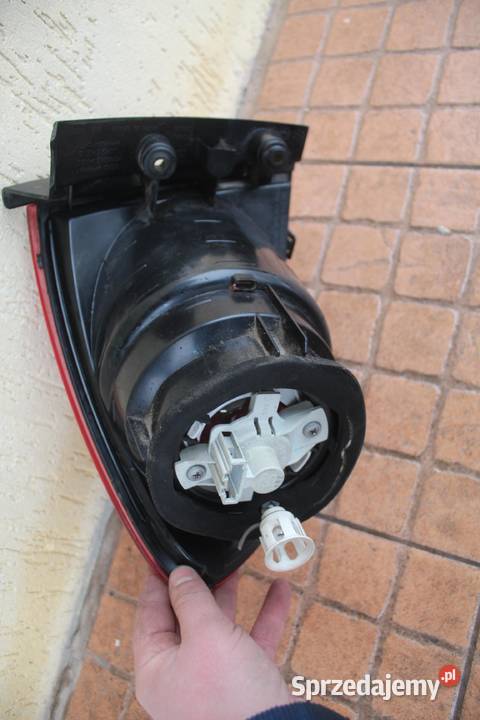 LAMPA PRAWY TYŁ SEAT ALTEA 5P0945112 osobowe wielkopolskie