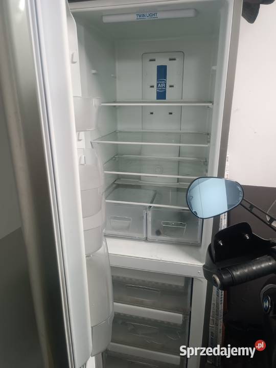 Lodówka Indesit srebrna no frost 187 wys 187cm Lodówki i zamrażarki
